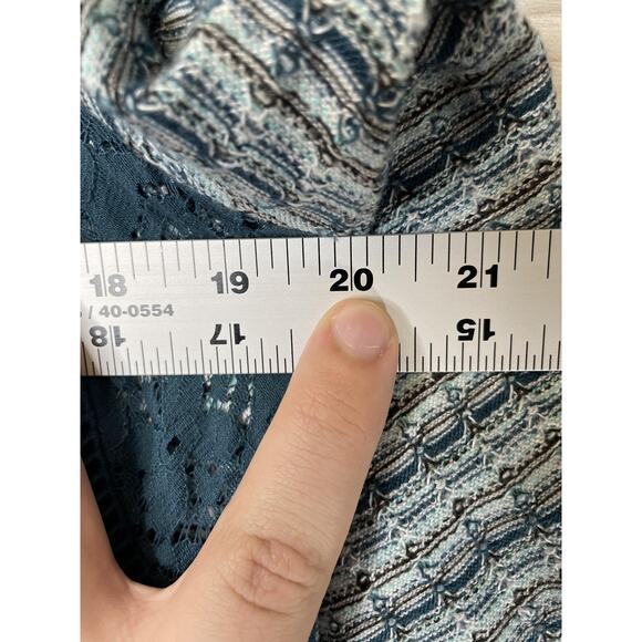 Maurices Shirt Womens 1X Gray Teal Cowl‎ Neck Tunic 3/4 Sleeve Lace Inset Knit - Picture 5 of 10